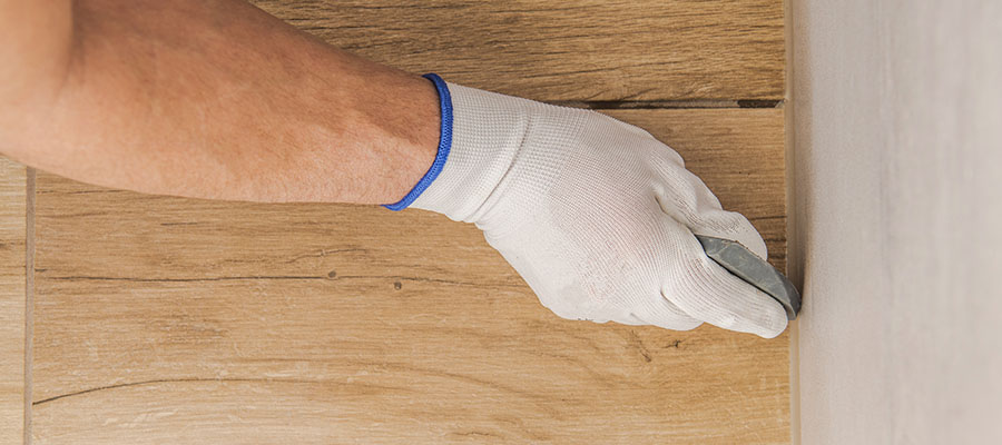 Dichtungsmasse auftragen