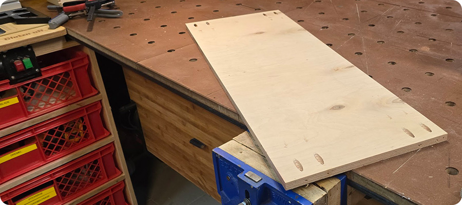 Die Bodenplatte zuschneiden