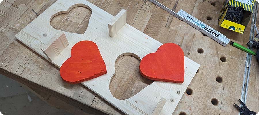 Herzen positionieren und anbringen